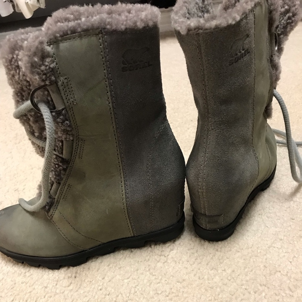 Joan of arctic wedge lace up  bootie